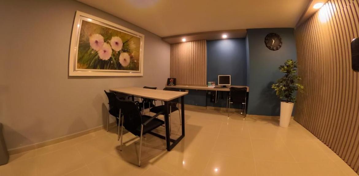 Hotel Quinta De Cabecera Букараманга Екстериор снимка